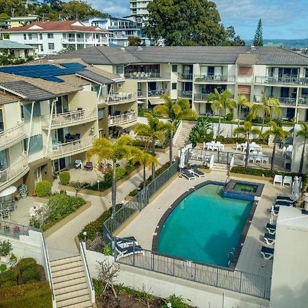 The Village Holiday Apartments At Burleigh Heads Гоулд Коуст Екстериор снимка