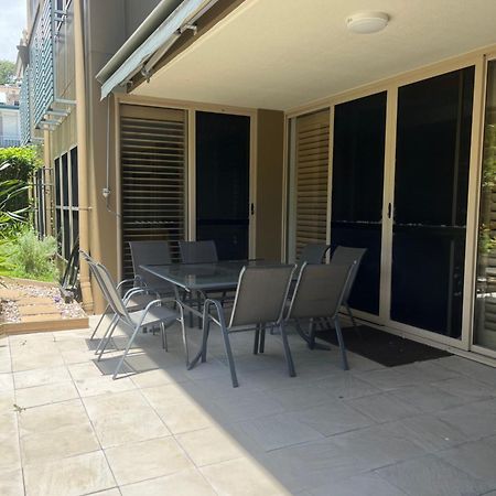 The Village Holiday Apartments At Burleigh Heads Гоулд Коуст Екстериор снимка