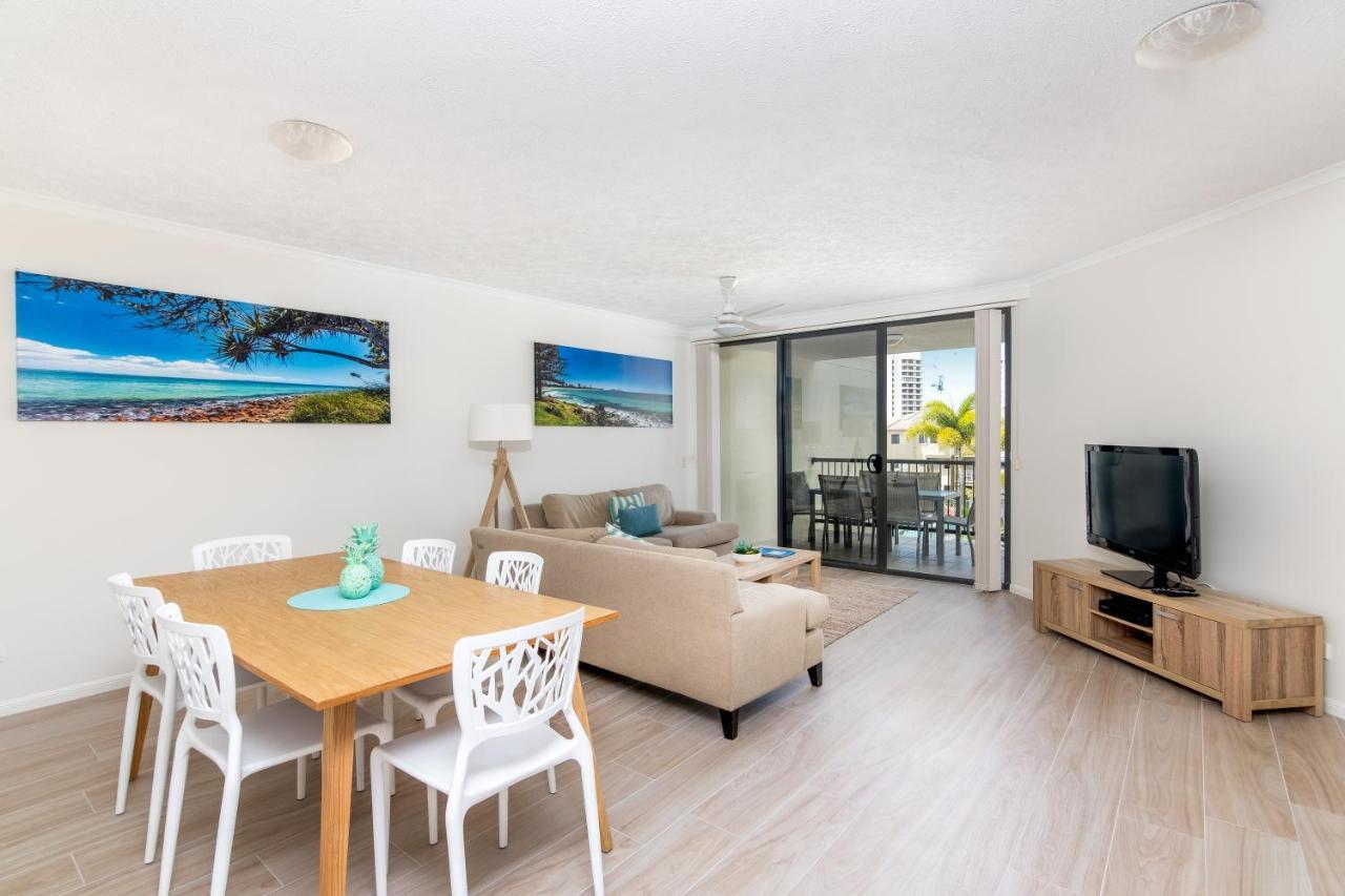 The Village Holiday Apartments At Burleigh Heads Гоулд Коуст Екстериор снимка