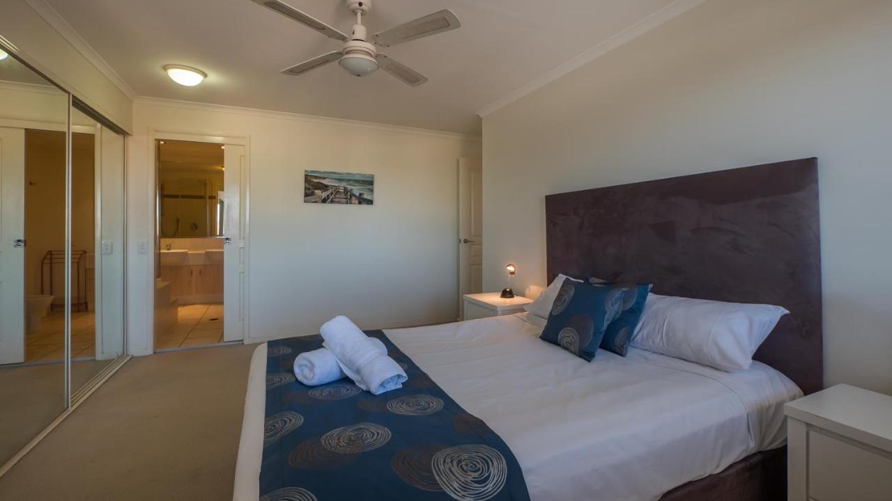 The Village Holiday Apartments At Burleigh Heads Гоулд Коуст Екстериор снимка