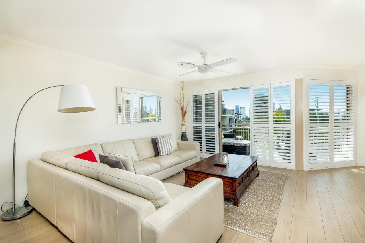 The Village Holiday Apartments At Burleigh Heads Гоулд Коуст Екстериор снимка