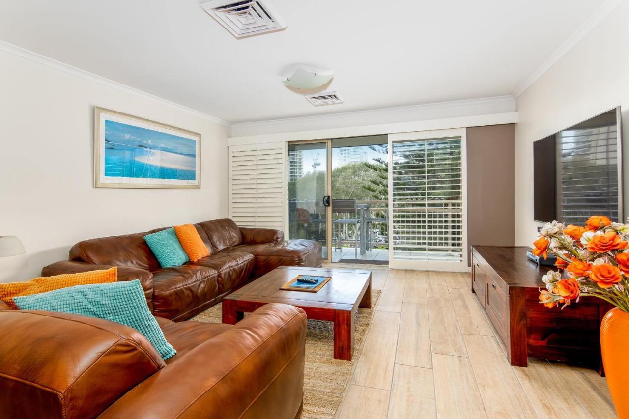 The Village Holiday Apartments At Burleigh Heads Гоулд Коуст Екстериор снимка