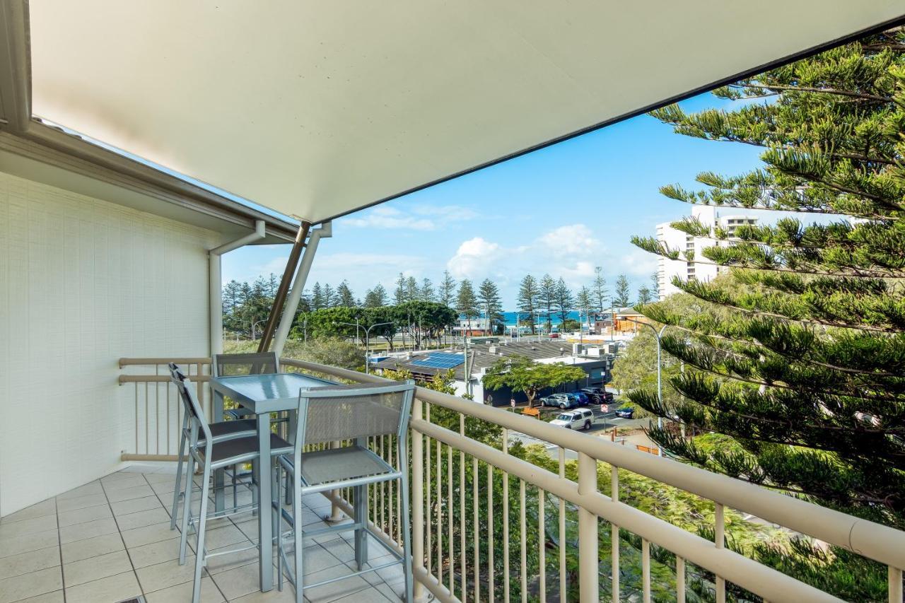 The Village Holiday Apartments At Burleigh Heads Гоулд Коуст Екстериор снимка