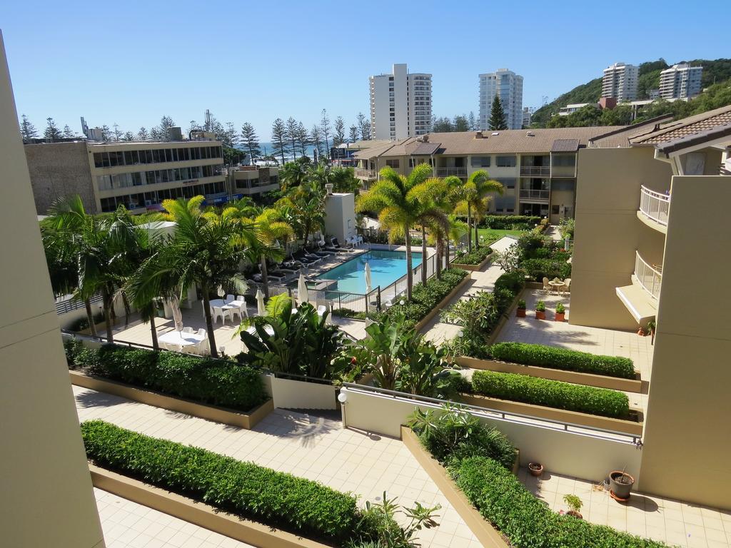 The Village Holiday Apartments At Burleigh Heads Гоулд Коуст Екстериор снимка