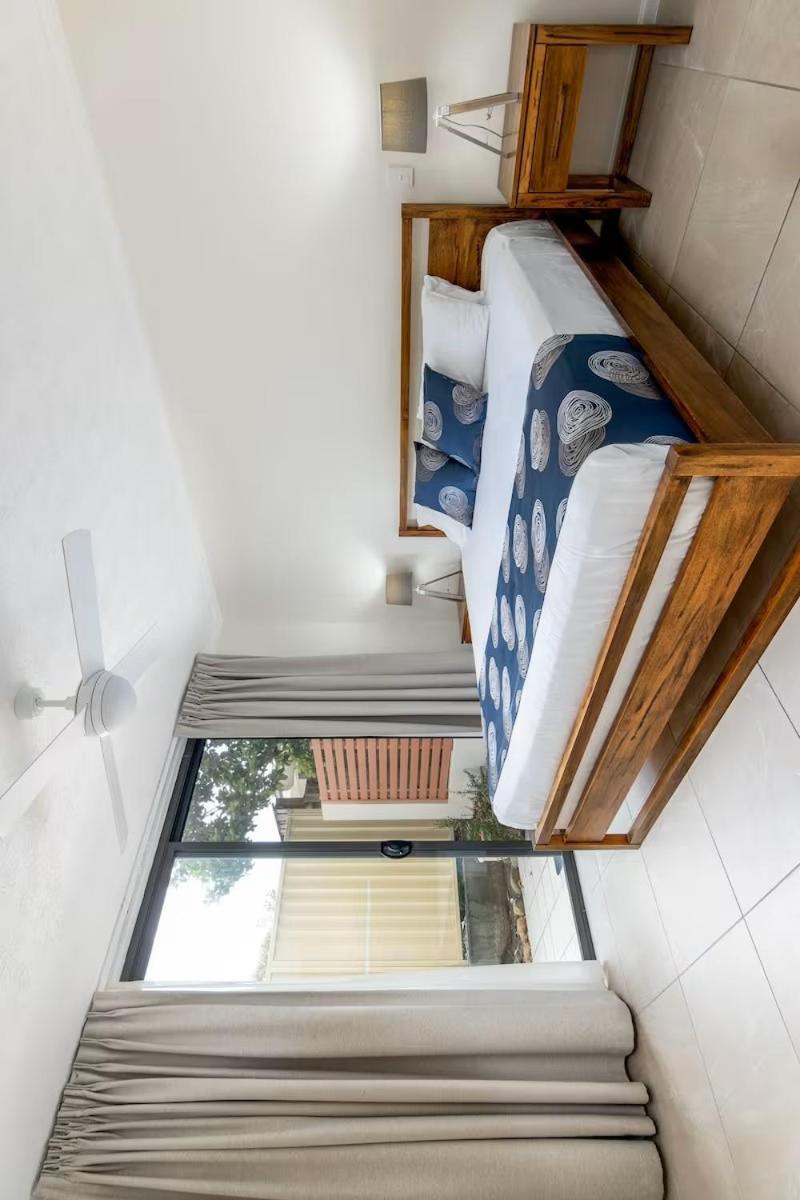 The Village Holiday Apartments At Burleigh Heads Гоулд Коуст Екстериор снимка