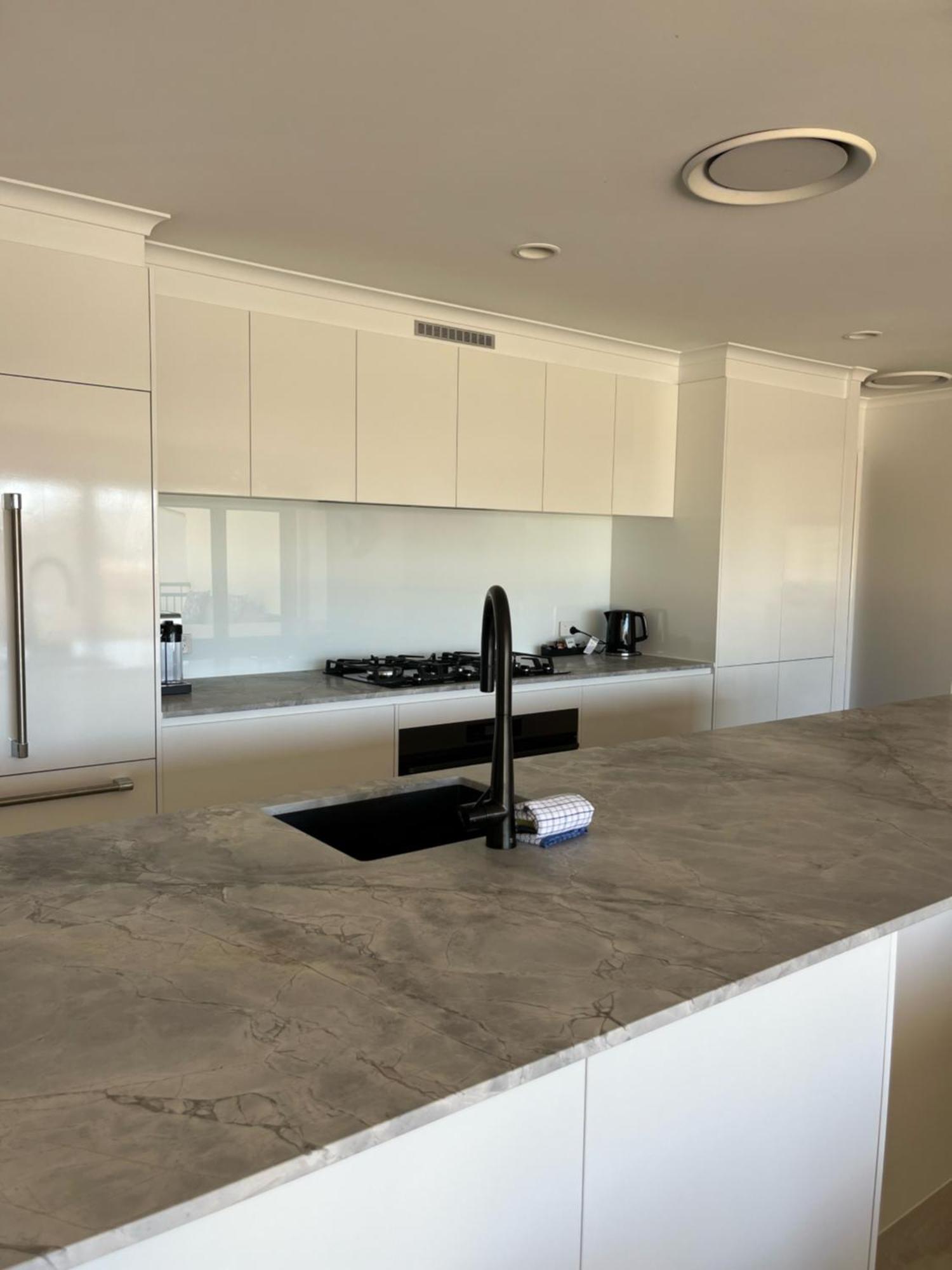 The Village Holiday Apartments At Burleigh Heads Гоулд Коуст Екстериор снимка