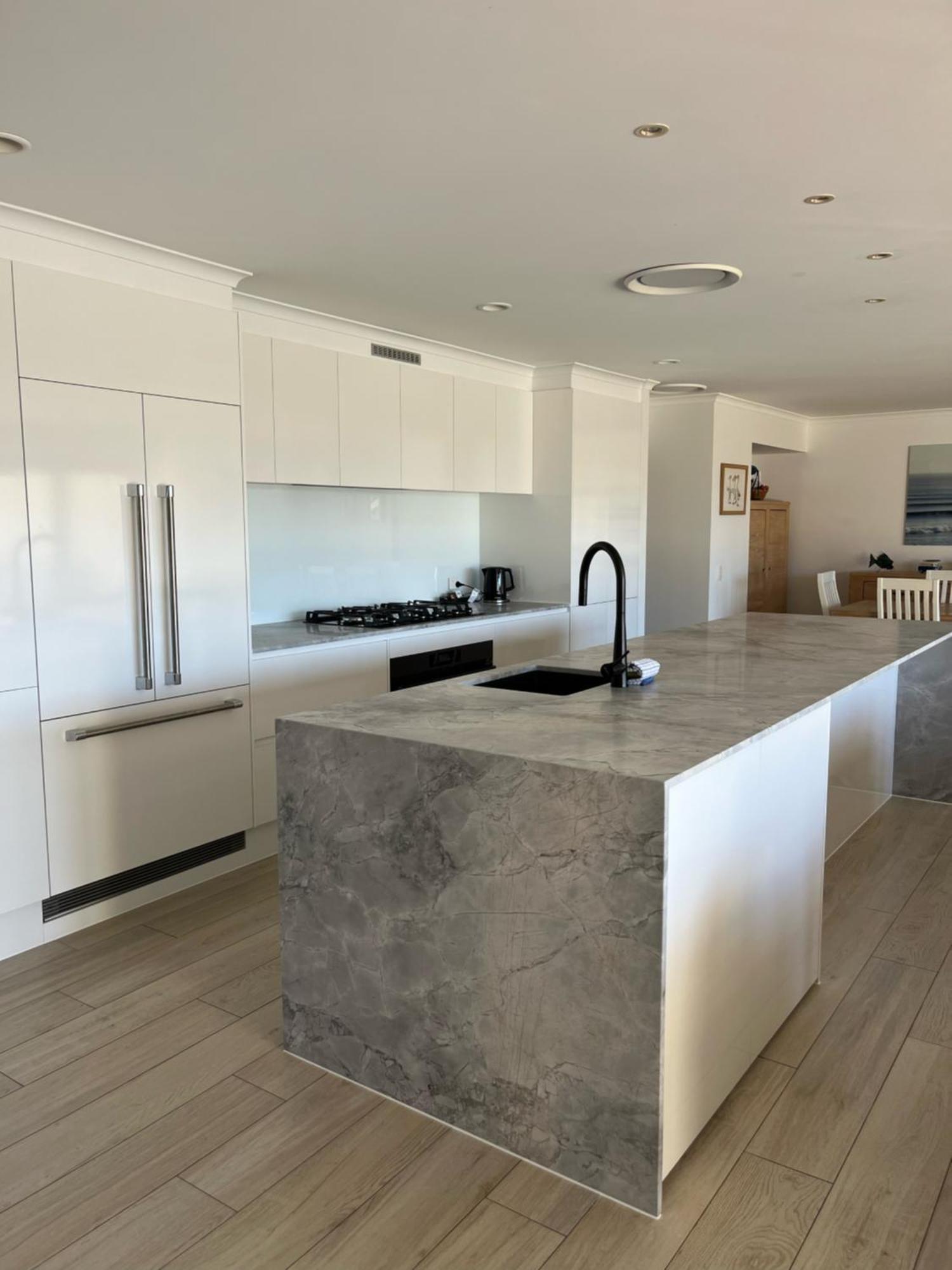 The Village Holiday Apartments At Burleigh Heads Гоулд Коуст Екстериор снимка
