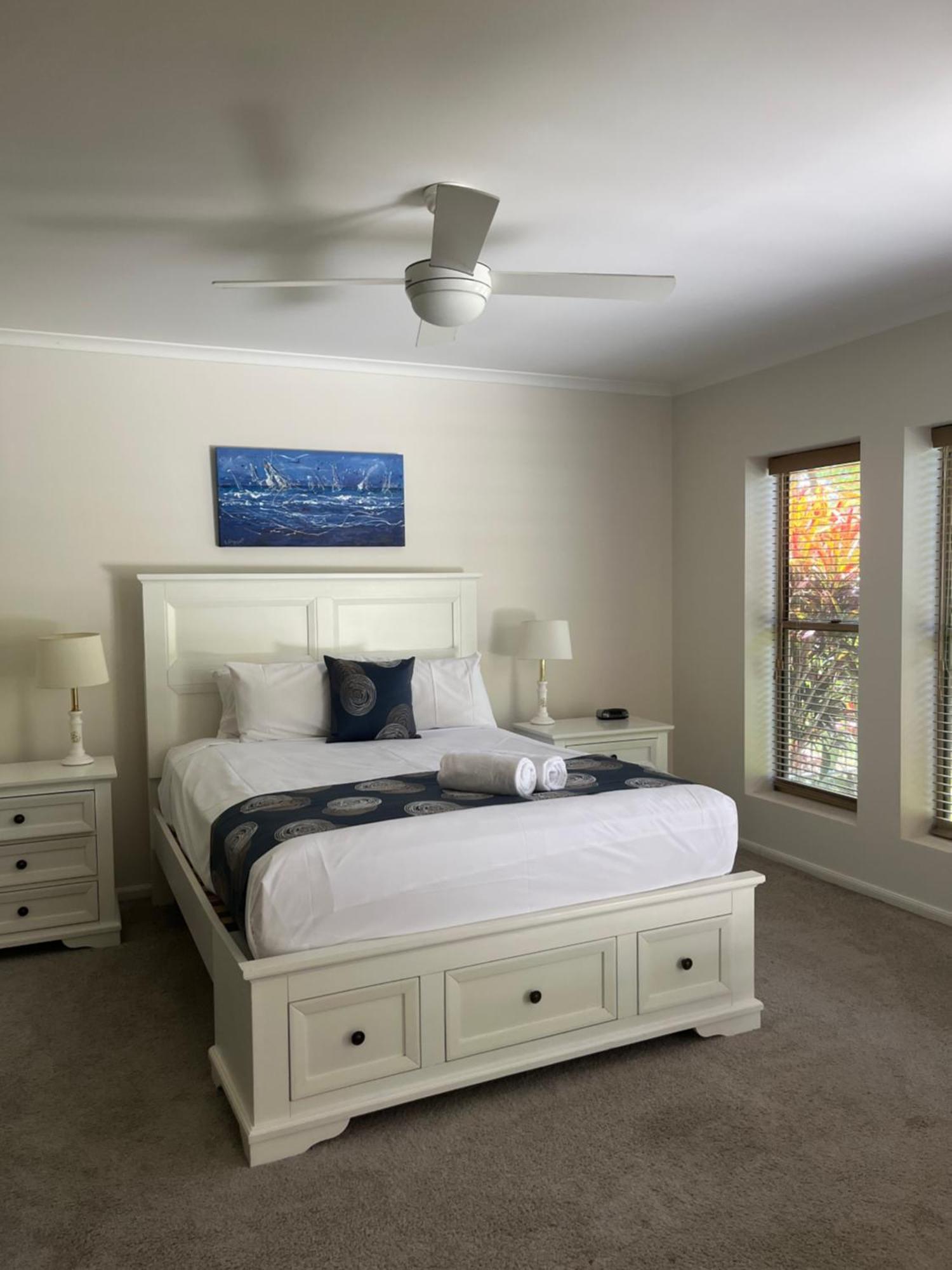 The Village Holiday Apartments At Burleigh Heads Гоулд Коуст Екстериор снимка