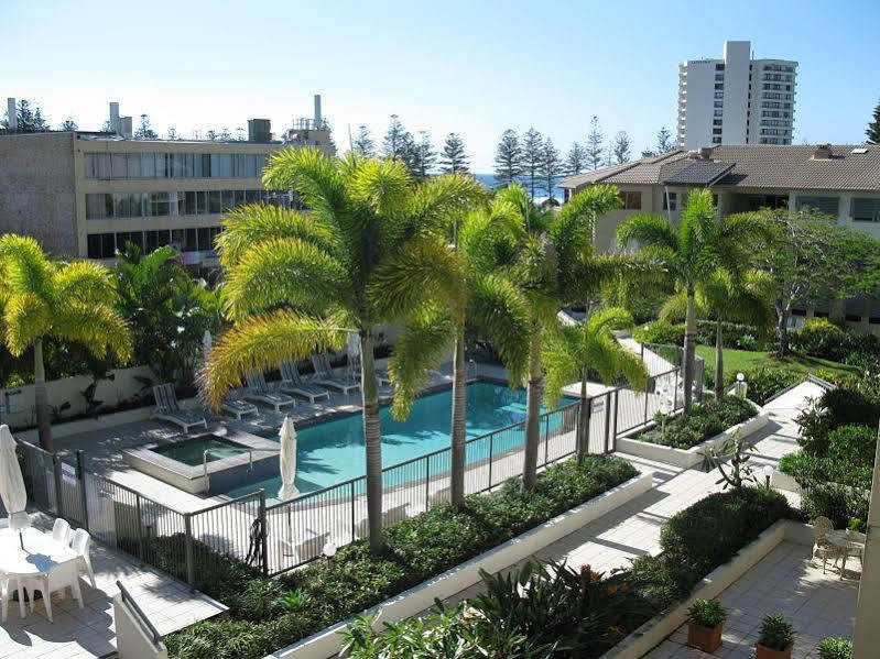 The Village Holiday Apartments At Burleigh Heads Гоулд Коуст Екстериор снимка